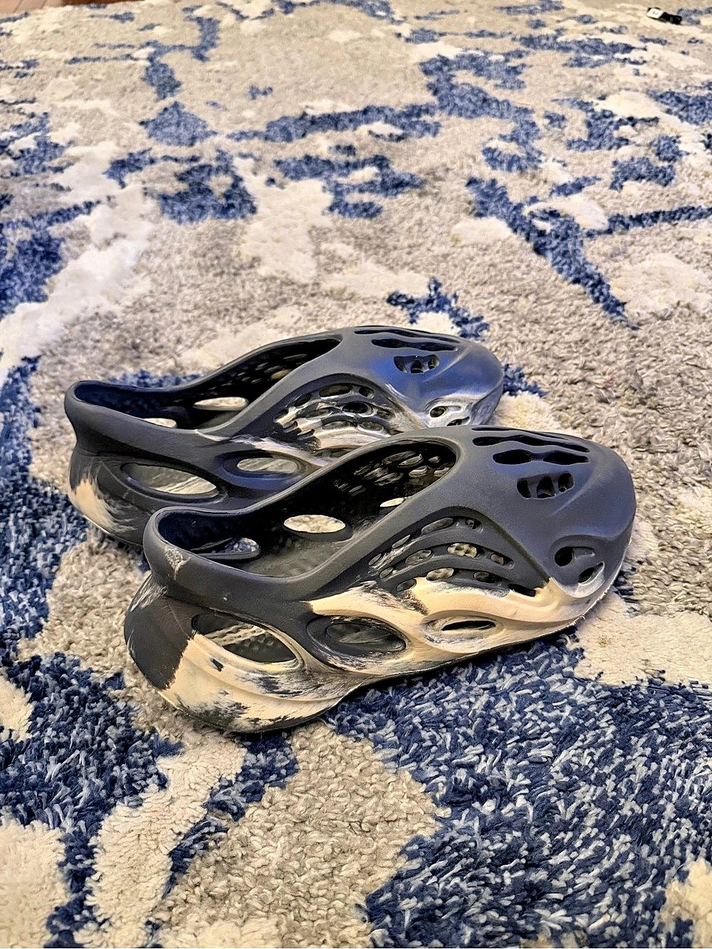 Adidas Yeezy Foam RNNR Mineral Blue Clogs - Blue